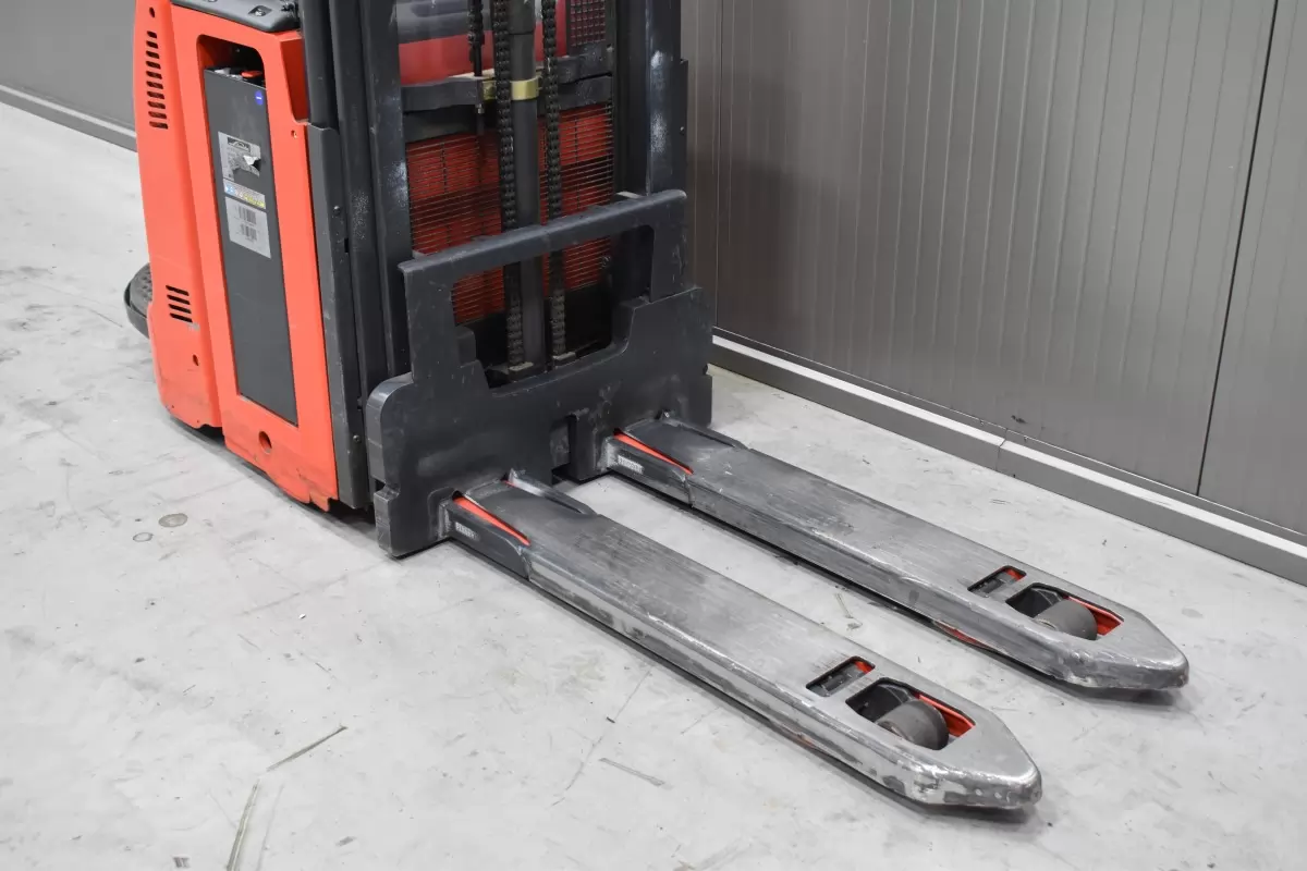 Forklift Linde 99 E16C EN - Image 2