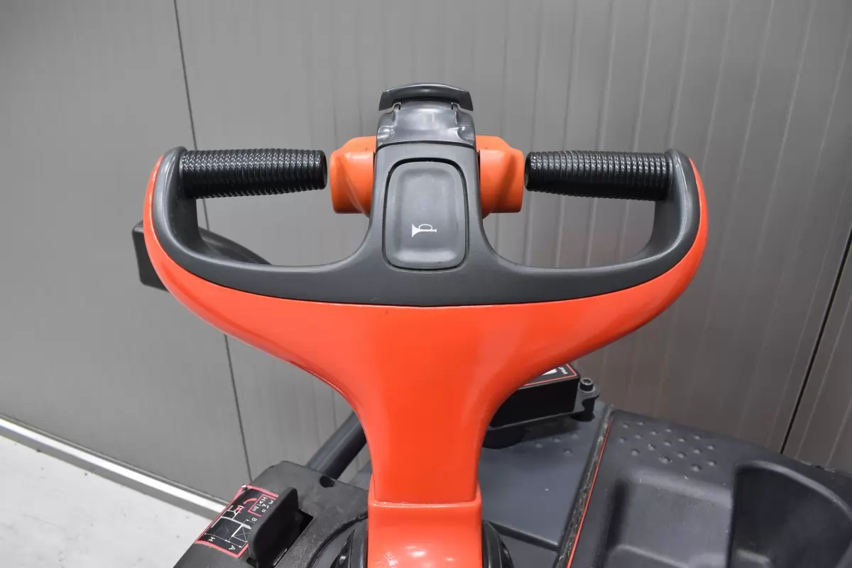 Forklift Linde 99 E16C EN - Image 5